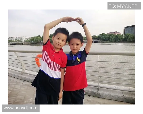 父亲是警察的足球明星如何在绿茵场上追逐梦想与责任的双重挑战