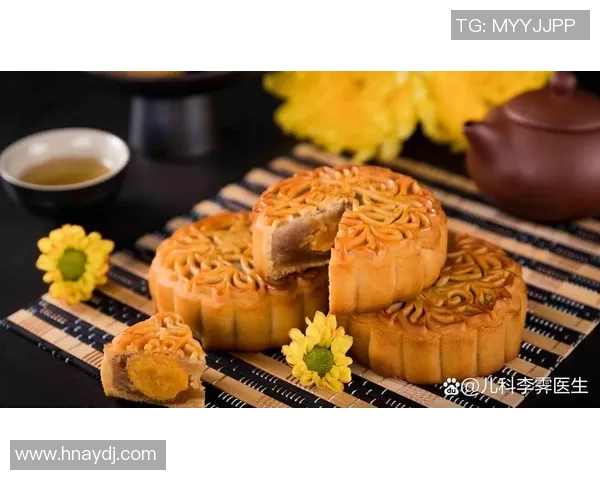 足球明星品尝中国月饼的趣味视频分享，感受传统美食的魅力与文化传承