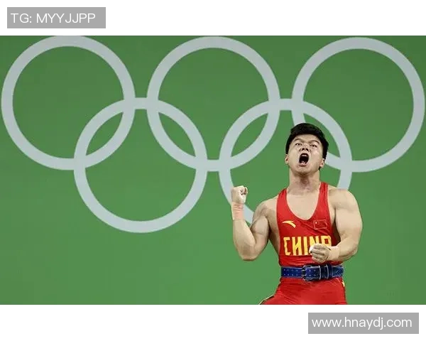 脸上有雀斑的足球明星展现个性魅力与运动精神的完美结合